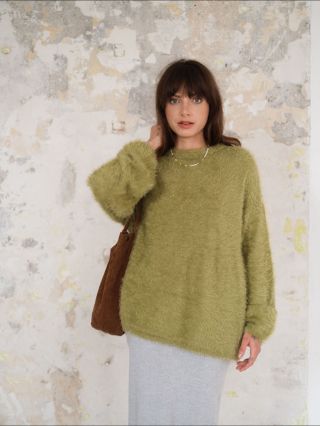 Jak já ty náhrdelníky se svetrem, nebo třeba jen tričkem miluju! 🤎 Hodí se prostě na každou sezónu ✨ A dneska ještě...